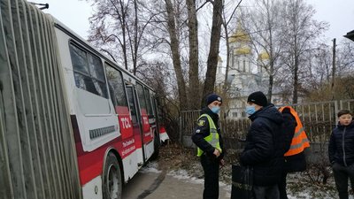 В Тернополі тролейбус потрапив у ДТП