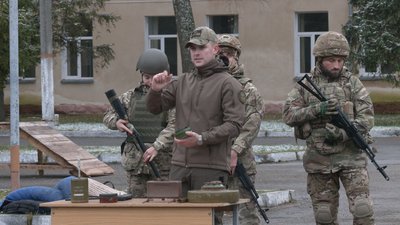 Нацгвардійці провели для ліцеїстів військово-патріотичне навчання Нацгвардійці провели для ліцеїстів військово-патріотичне навчання