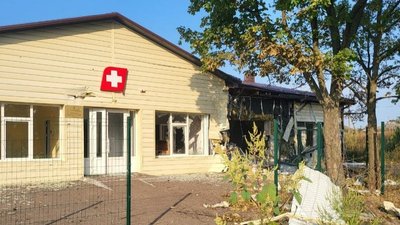 Російські військові вдруге обстріляли амбулаторію у Руській Лозовій на Харківщині