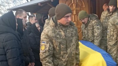 Прощання з військовим Русланом Волошиним