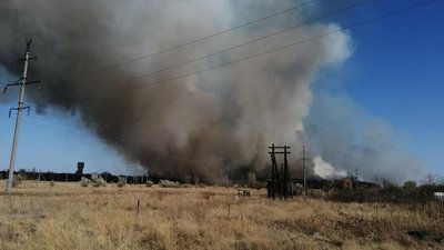 Рятувальники відстояли електропідстанцію та газопровід Рятувальники відстояли електропідстанцію та газопровід