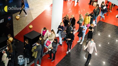 В Україні стартувала Чорна п'ятниця 2021: фоторепортаж В Україні стартувала Чорна п'ятниця 2021: фоторепортаж