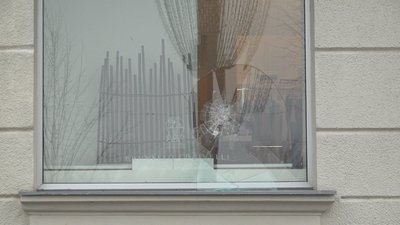 У центрі Харкова вночі розбили 10 вітрин магазину — поліція шукає причетних У центрі Харкова вночі розбили 10 вітрин магазину — поліція шукає причетних