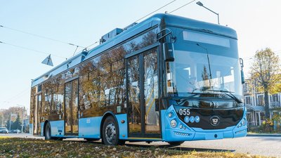 Тролейбус із автономічним ходом