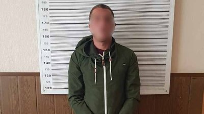 Зривав прикраси, забирав сумки: у Вінниці поліція затримала підозрюваного у крадіжках Зривав прикраси, забирав сумки: у Вінниці поліція затримала підозрюваного у крадіжках