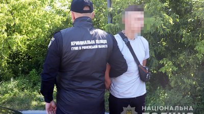 У водія вантажівки на Рівненщині вкрали понад мільйон гривень. Підозрювані — його колеги У водія вантажівки на Рівненщині вкрали понад мільйон гривень. Підозрювані — його колеги