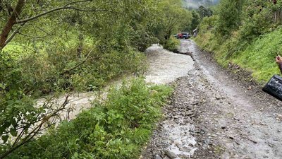 Через підняття води в селі на Закарпатті без сполучення залишилось близько 30 будинків Через підняття води в селі на Закарпатті без сполучення залишилось близько 30 будинків