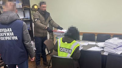 На Волині посадовця міськради та директора спортшколи підозрюють у розтраті понад 1,3 млн грн На Волині посадовця міськради та директора спортшколи підозрюють у розтраті понад 1,3 млн грн