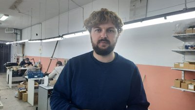 У Тернополі на швейному підприємстві почали шити жилети У Тернополі на швейному підприємстві почали шити жилети