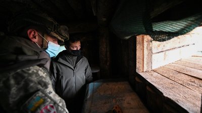 Зеленський побував на позиціях ЗСУ на адмінмежі з Кримом Зеленський побував на позиціях ЗСУ на адмінмежі з Кримом