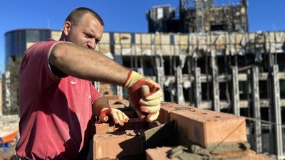Будівельники здійснюють аварійно-відновлювальні роботи Будівельники здійснюють аварійно-відновлювальні роботи