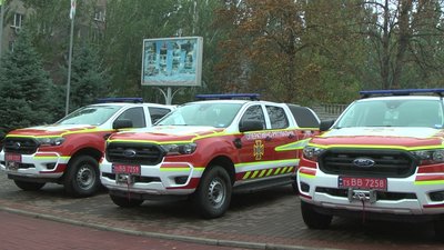 Запорізькі ДСНСники отримали три аварійно-рятувальні автомобілі
