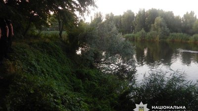 На Полтавщині із річки дістали тіло чоловіка