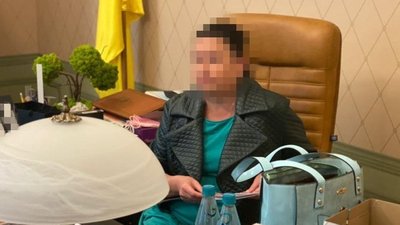 Апеляційний суд відсторонив від посади голову харківського суду, підозрювану у передачі хабаря