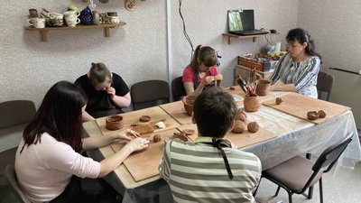 Для молоді з ментальними порушеннями розвитку в Миколаєві створили гончарню Для молоді з ментальними порушеннями розвитку в Миколаєві створили гончарню