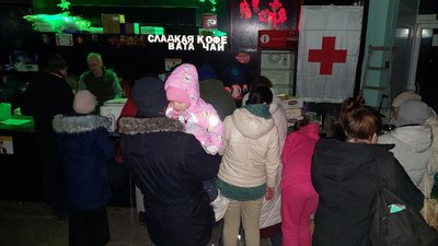 До Запоріжжя прибули перші мешканці Маріуполя, яким вдалось евакуюватись До Запоріжжя прибули перші мешканці Маріуполя, яким вдалось евакуюватись