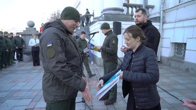"Заслуговують на щирі привітання": нагородження бійців НГУ у Полтаві "Заслуговують на щирі привітання": нагородження бійців НГУ у Полтаві