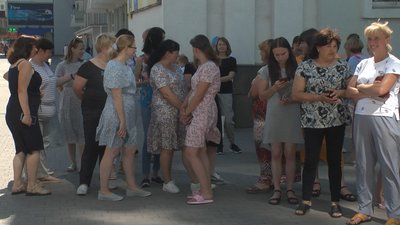 Аби придбати марку, люди записувались в чергу. Аби придбати марку, люди записувались в чергу.