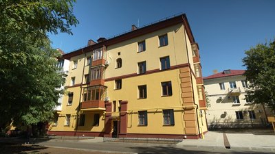 Відремонтований будинок на Сталеварів, 16