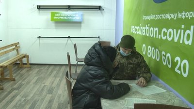 На новому місці: як працює центр вакцинації у "Любаві" На новому місці: як працює центр вакцинації у "Любаві"