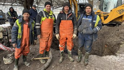 Фахівці, які ліквідовували порив