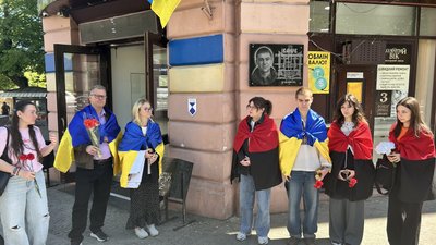 Група активістів на місці зіткнень 2 травня 2014 року в Одесі