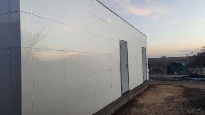 Будівництво дзеркальної вбиральні на Одещині: що відомо Будівництво дзеркальної вбиральні на Одещині: що відомо