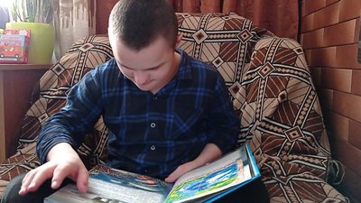 Житомирянин Богдан Ярошинський започаткував проєкт для дітей "Засинаємо під казку" Житомирянин Богдан Ярошинський започаткував проєкт для дітей "Засинаємо під казку"