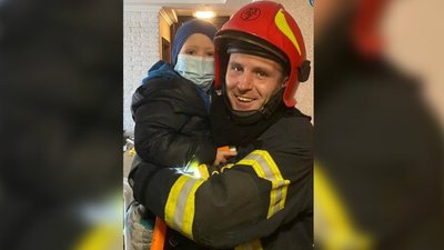 Евакуювали людей з верхніх поверхів: у черкаській п'ятиповерхівці сталася пожежа