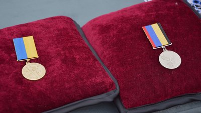 Нагороди загиблого Андрія Бондаренка Нагороди загиблого Андрія Бондаренка