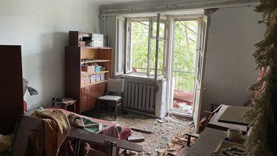 обстріли, Херсон, будинок, 15 травня 2024 року, авіаудар обстріли, Херсон, будинок, 15 травня 2024 року, авіаудар