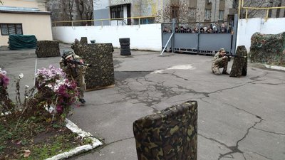 33 команди та майже 200 учасників: у Миколаєві відбулися змагання з лазертагу