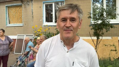 Житель будинку, у який поцілила російська бомба. Краматорськ, Донецька область, 22 липня 2025 рік Житель будинку, у який поцілила російська бомба. Краматорськ, Донецька область, 22 липня 2025 рік