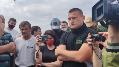 На Тернопільщині люди протестують проти "Мишковицької мікроГЕС" На Тернопільщині люди протестують проти "Мишковицької мікроГЕС"