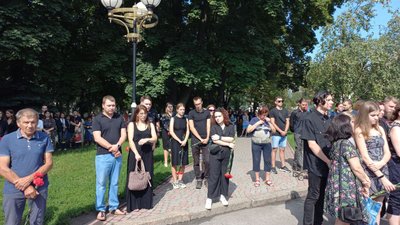 У Полтаві попрощалися із 18-річним Максимом Краснокутським, який загинув на війні У Полтаві попрощалися із 18-річним Максимом Краснокутським, який загинув на війні