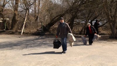 Кілька десятків житомирян долучилися до прибирання Гідропарку