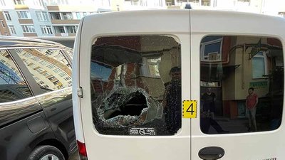 У Тернополі чоловік пошкодив вісім автомобілів