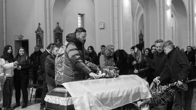 В Мукачеві попрощалися із полеглим захисником Дмитром Кафлановичем В Мукачеві попрощалися із полеглим захисником Дмитром Кафлановичем