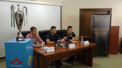 Двоє футзалістів "Урагану" перейдуть в інші футбольні клуби Двоє футзалістів "Урагану" перейдуть в інші футбольні клуби