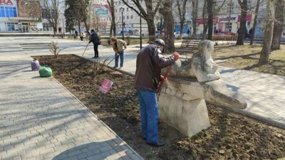 У Херсоні відбувся загальноміський суботник. Містяни прибрали у всіх районах У Херсоні відбувся загальноміський суботник. Містяни прибрали у всіх районах