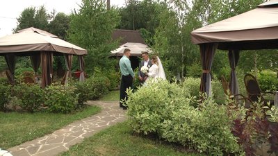 На Житомирщині молодята свої весільні подарунки передали малозабезпеченим родинам На Житомирщині молодята свої весільні подарунки передали малозабезпеченим родинам