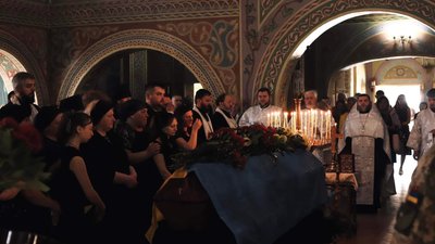 У Мукачеві попрощалися з полеглим захисником Артемом Шоріним