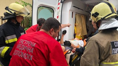 У Харкові врятували малярів, які знепритомніли у підвалі будинку