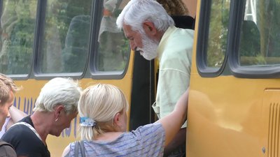 До Запоріжжя прибула евакуаційна колона з жителями Оріхова До Запоріжжя прибула евакуаційна колона з жителями Оріхова