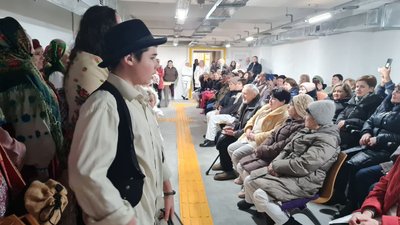 Для пацієнтів і працівників обласної лікарні у Житомирі прихожани храму святого Пантелеймона влаштували різдвяний вертеп Для пацієнтів і працівників обласної лікарні у Житомирі прихожани храму святого Пантелеймона влаштували різдвяний вертеп