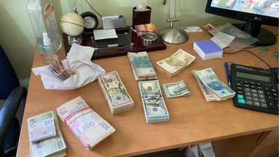 Сигарети на понад 18 мільйонів гривень: у Львові викрили склад контрафактних товарів Сигарети на понад 18 мільйонів гривень: у Львові викрили склад контрафактних товарів