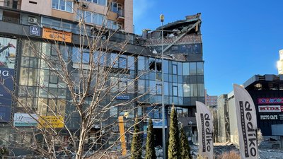 У Києві у багатоверхівку влучила ракета — ДСНС У Києві у багатоверхівку влучила ракета — ДСНС