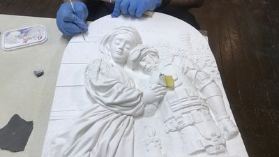 Барельєфні "Ікони пам'яті загиблим за Незалежність України" знову виготовляють у Житомирі Барельєфні "Ікони пам'яті загиблим за Незалежність України" знову виготовляють у Житомирі