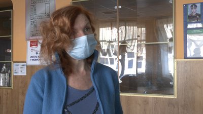 У школах та дитсадках Харкова роздають безкоштовні маски освітянам і родинам учнів У школах та дитсадках Харкова роздають безкоштовні маски освітянам і родинам учнів