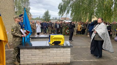 У Бучі прощалися з "Привидом Києва" —військовим льотчиком Михайлом Матюшенком У Бучі прощалися з "Привидом Києва" —військовим льотчиком Михайлом Матюшенком
